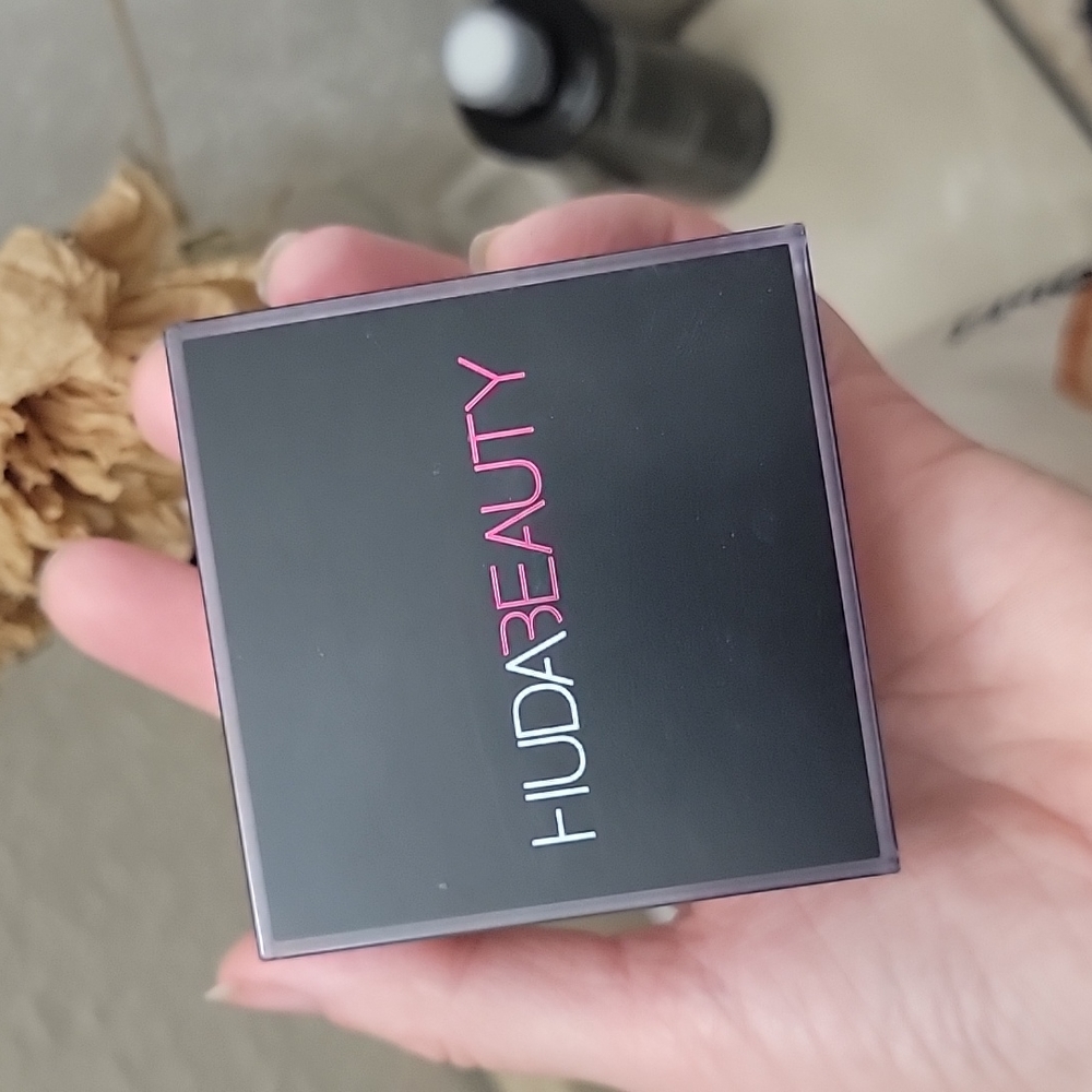 Huda Beauty Baking Powder